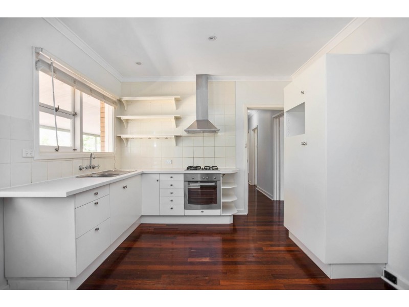 16 Hambledon Crescent, Armadale WA 6112