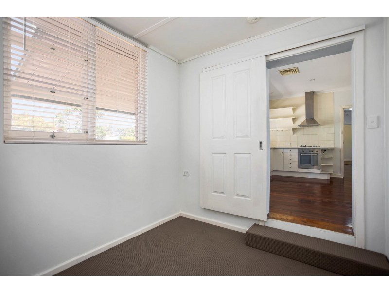 16 Hambledon Crescent, Armadale WA 6112