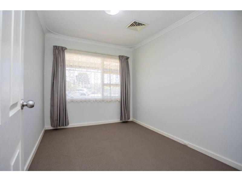 16 Hambledon Crescent, Armadale WA 6112