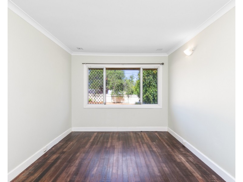 21 Westbrook Way, Girrawheen WA 6064