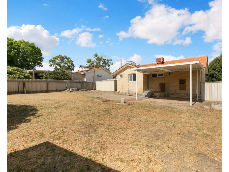 21 Westbrook Way, Girrawheen WA 6064