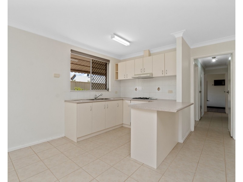 4 Newton Court, Armadale WA 6112
