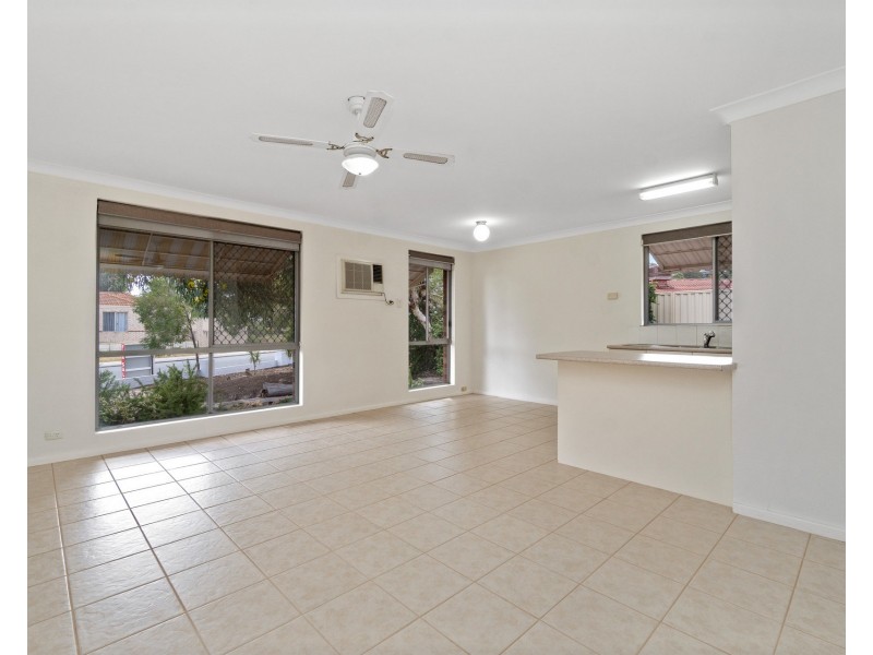 4 Newton Court, Armadale WA 6112