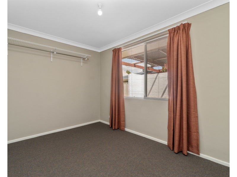 4 Newton Court, Armadale WA 6112