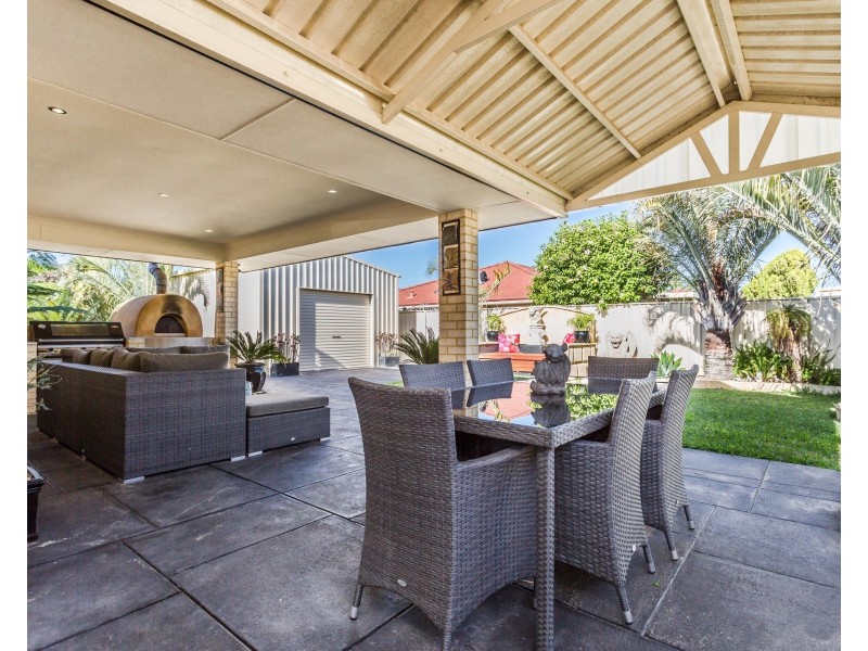 14 Judges Court, Huntingdale WA 6110