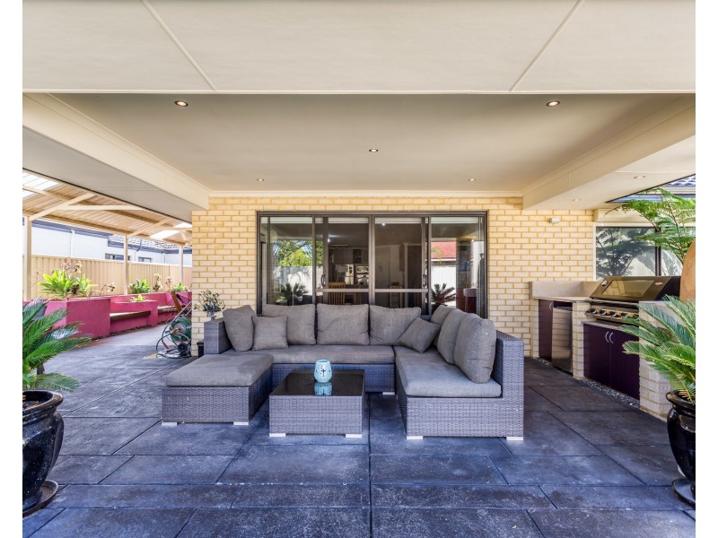 14 Judges Court, Huntingdale WA 6110