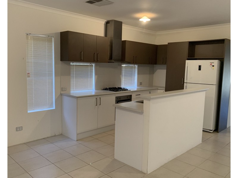 A/2 Montrose Street, Lynwood WA 6147