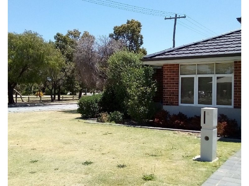A/2 Montrose Street, Lynwood WA 6147
