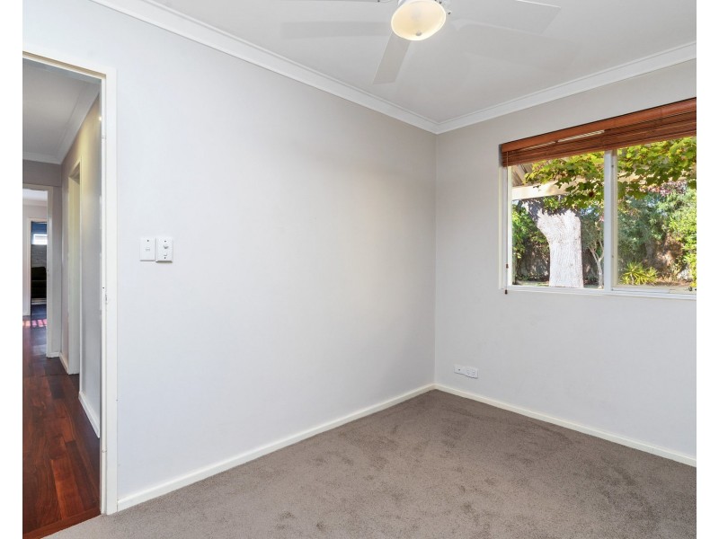 51 Tullamore Avenue, Thornlie WA 6108