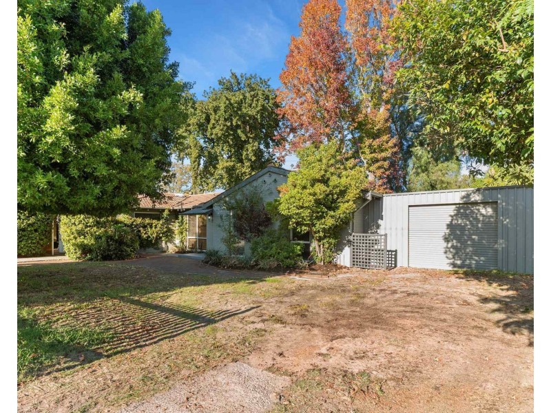 51 Tullamore Avenue, Thornlie WA 6108