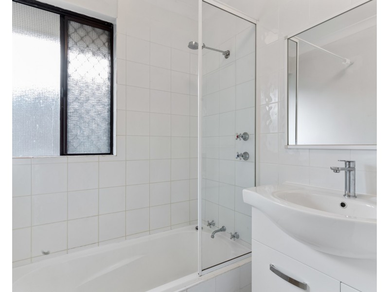 14 Logan Court, Seville Grove WA 6112