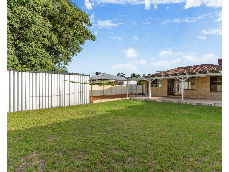 14 Logan Court, Seville Grove WA 6112