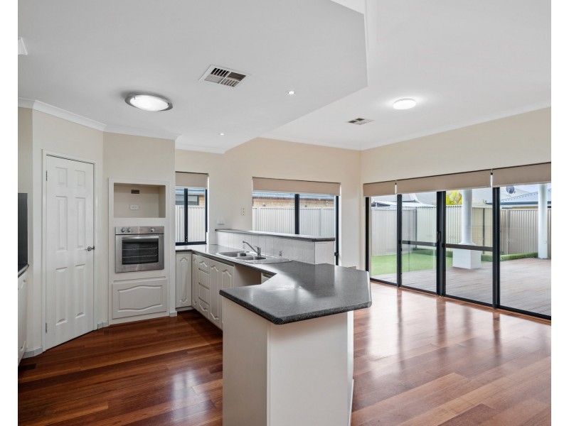 11 Lucida Road, Southern River WA 6110