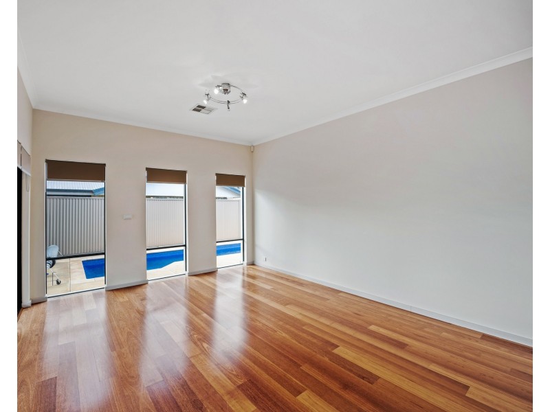 11 Lucida Road, Southern River WA 6110