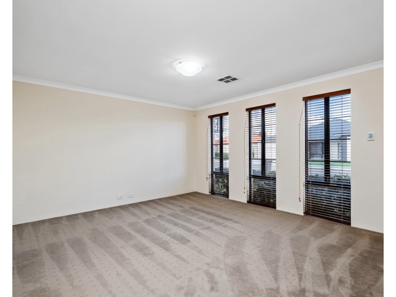 11 Lucida Road, Southern River WA 6110