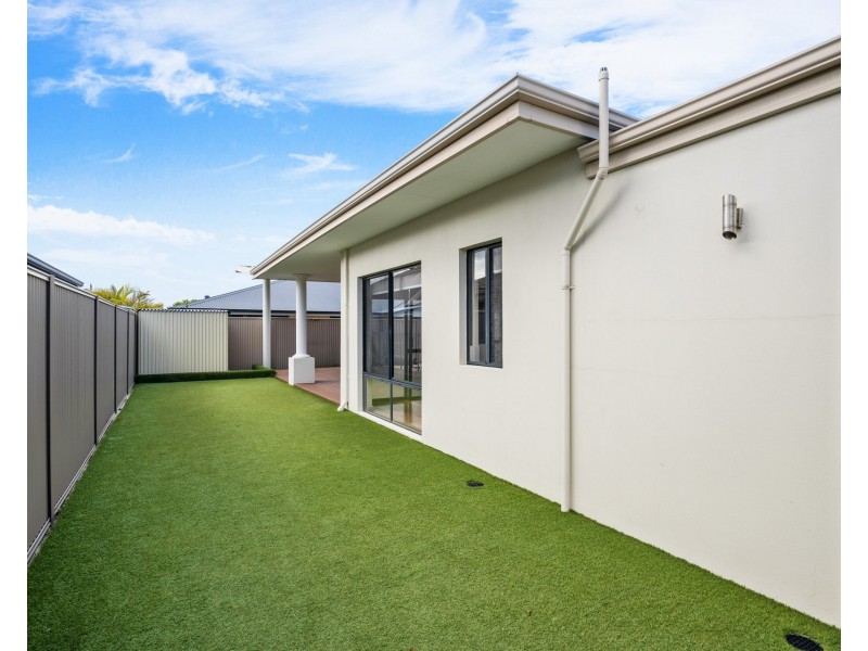 11 Lucida Road, Southern River WA 6110