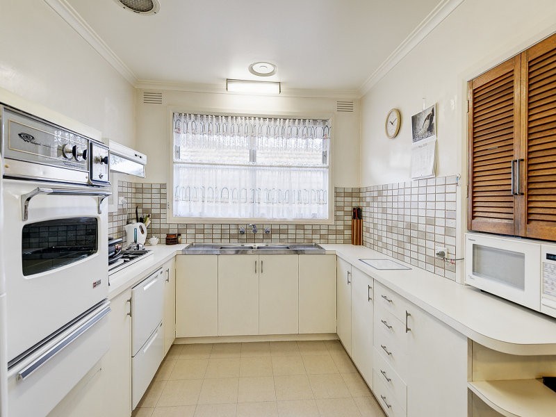 5 Quantock Street, Canterbury VIC 3126