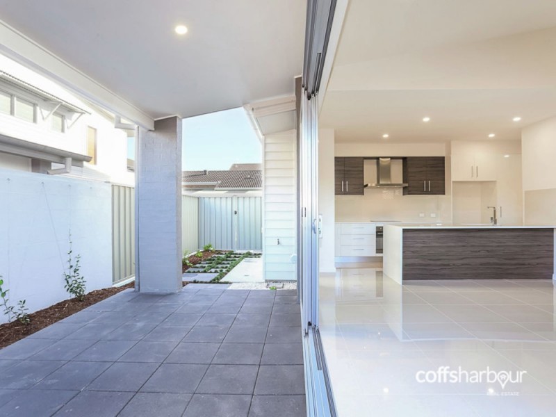 Unit 2 / 82 First Avenue, Sawtell NSW 2452