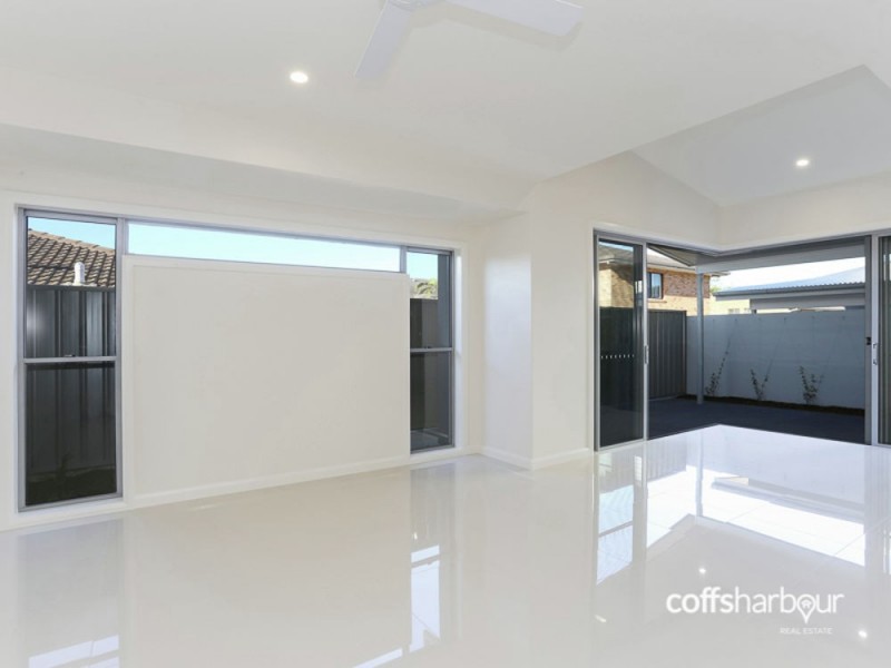 Unit 2 / 82 First Avenue, Sawtell NSW 2452