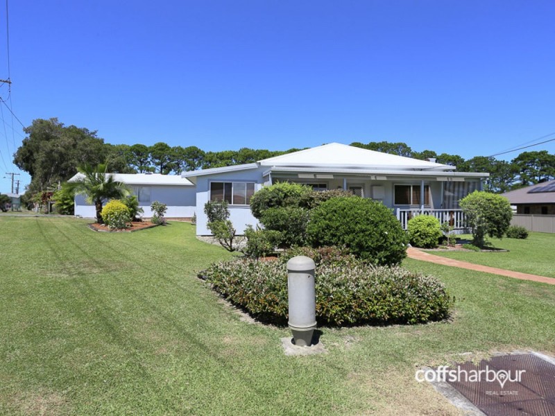 12 Thirteenth Avenue, Sawtell NSW 2452