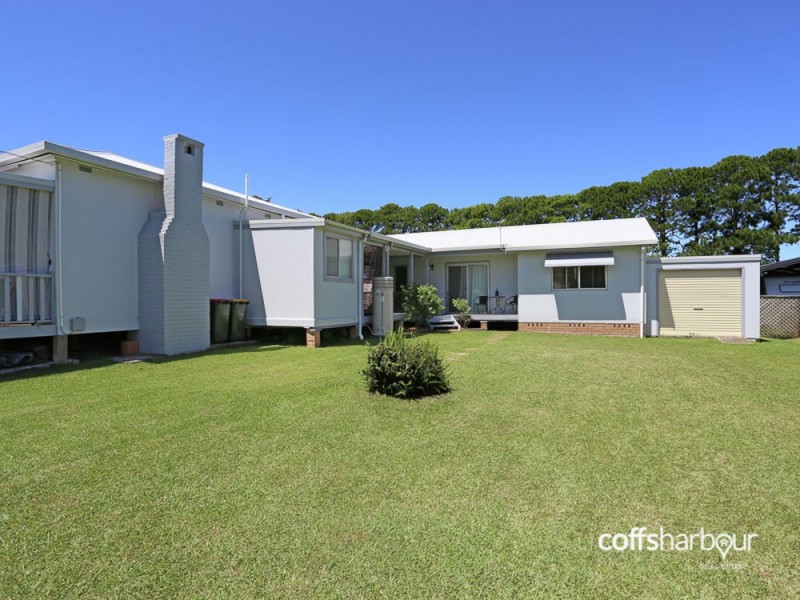 12 Thirteenth Avenue, Sawtell NSW 2452