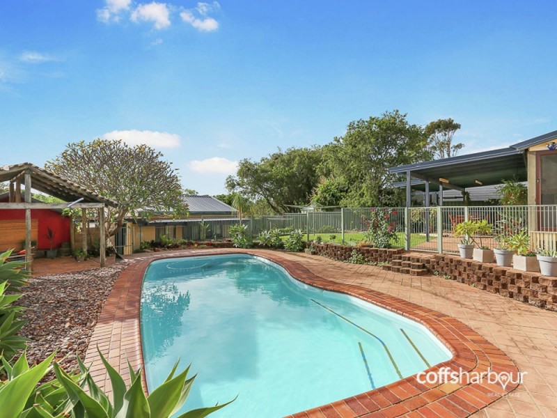 25 Thirteenth Avenue, Sawtell NSW 2452