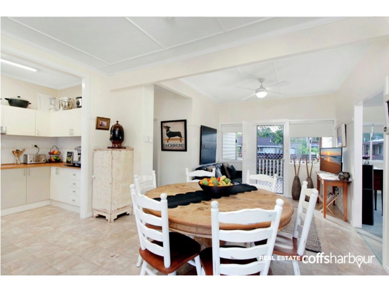 16 Sixteenth Avenue, Sawtell NSW 2452