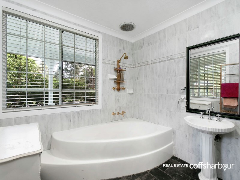 33 McAlpine Way, Boambee NSW 2450