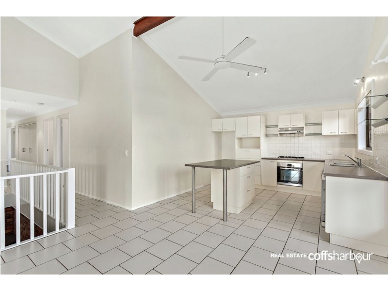 2 Cunningham Crescent, Sawtell NSW 2452