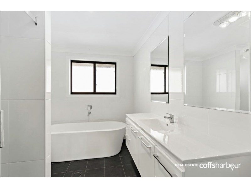 2 Cunningham Crescent, Sawtell NSW 2452