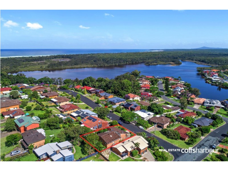 4 Cunningham Crescent, Sawtell NSW 2452