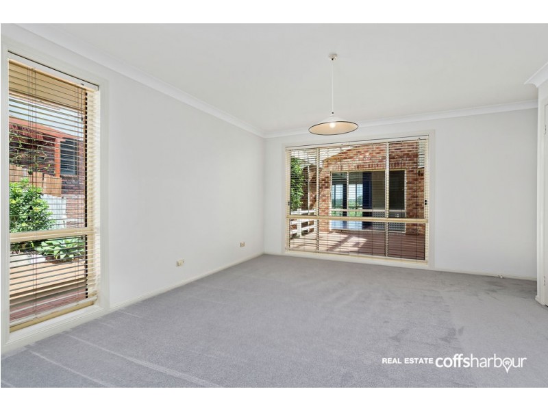 4 Cunningham Crescent, Sawtell NSW 2452