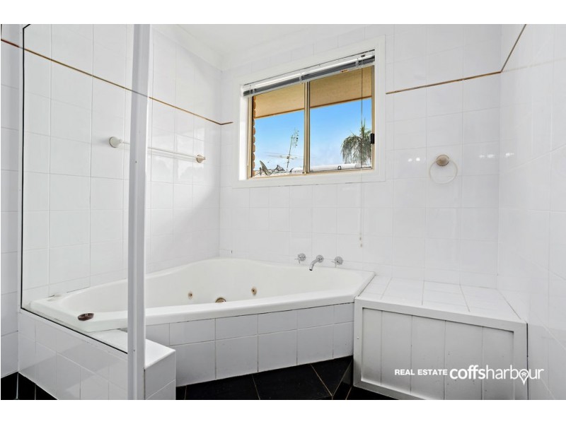 4 Cunningham Crescent, Sawtell NSW 2452