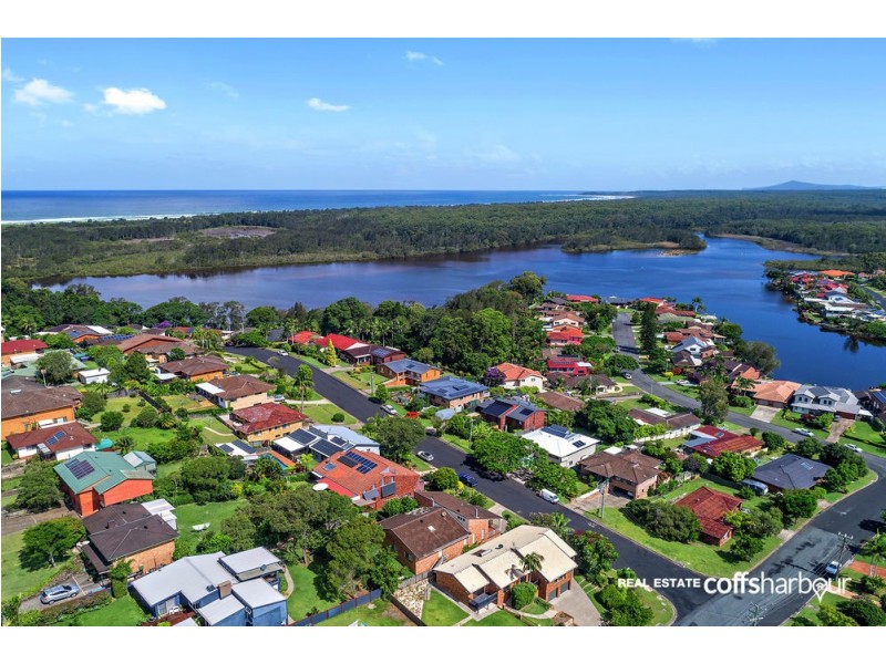 4 Cunningham Crescent, Sawtell NSW 2452
