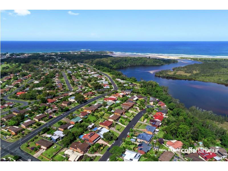 4 Cunningham Crescent, Sawtell NSW 2452