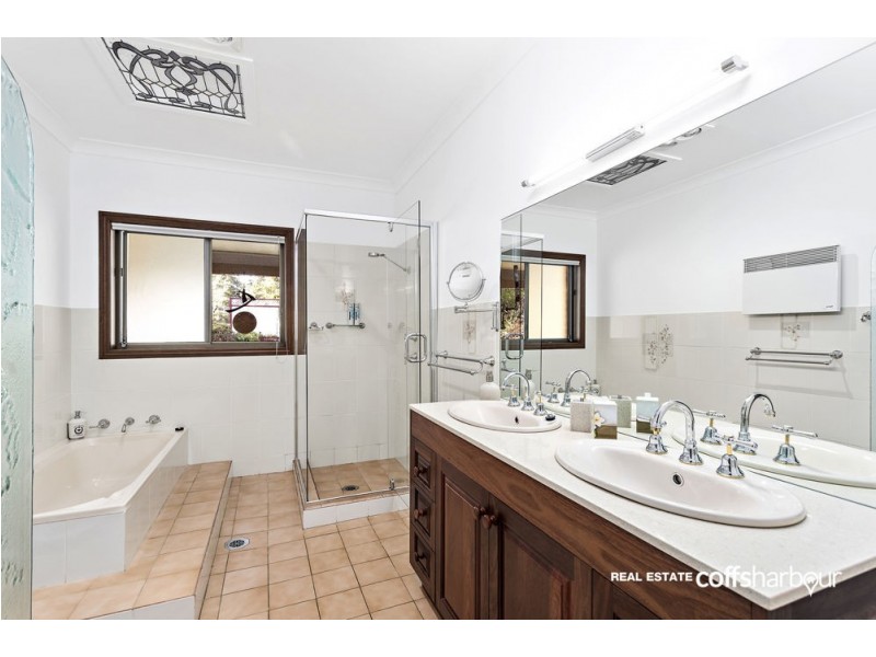 75 Faviell Drive, Bonville NSW 2441