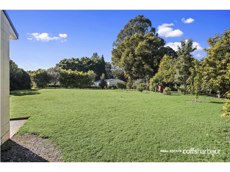 75 Faviell Drive, Bonville NSW 2441