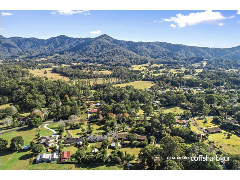 75 Faviell Drive, Bonville NSW 2441