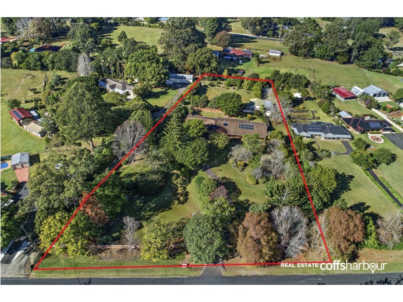 75 Faviell Drive, Bonville NSW 2441