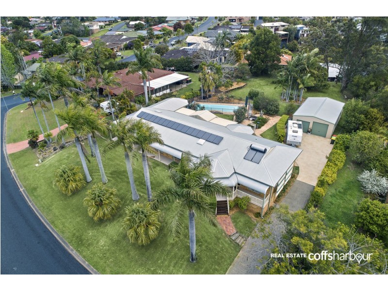 4 Sea Breeze Place, Boambee East NSW 2452