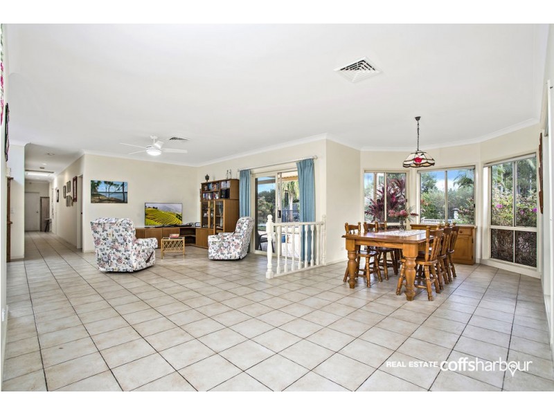 4 Sea Breeze Place, Boambee East NSW 2452