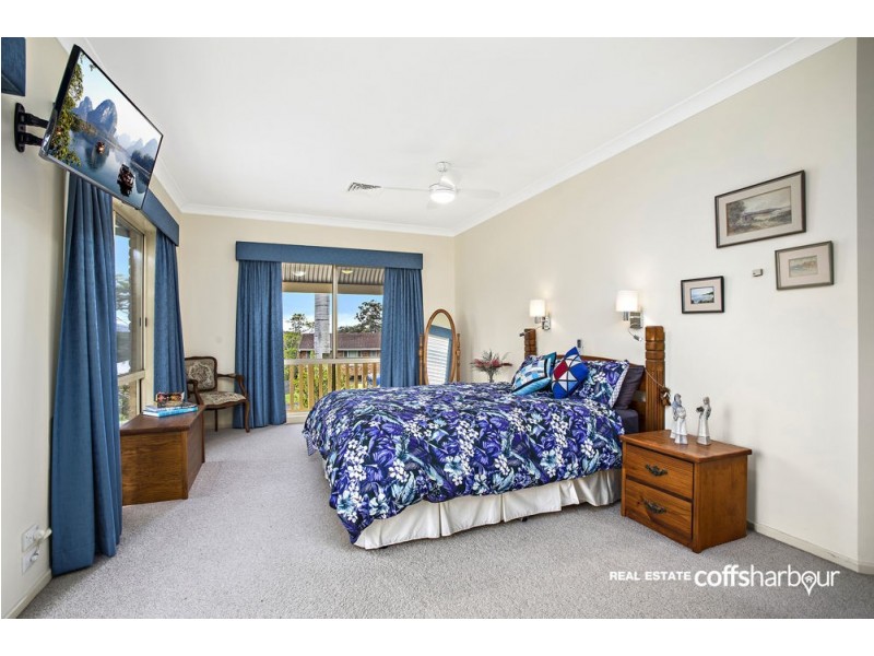 4 Sea Breeze Place, Boambee East NSW 2452