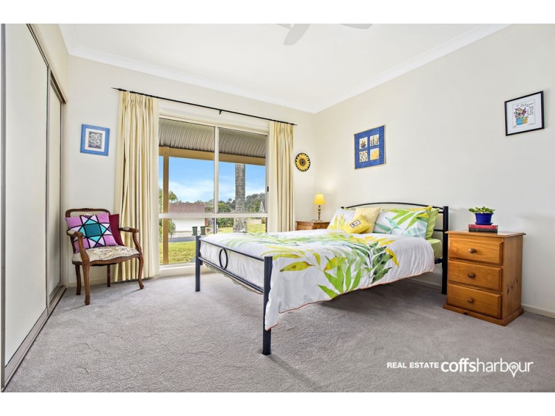 4 Sea Breeze Place, Boambee East NSW 2452