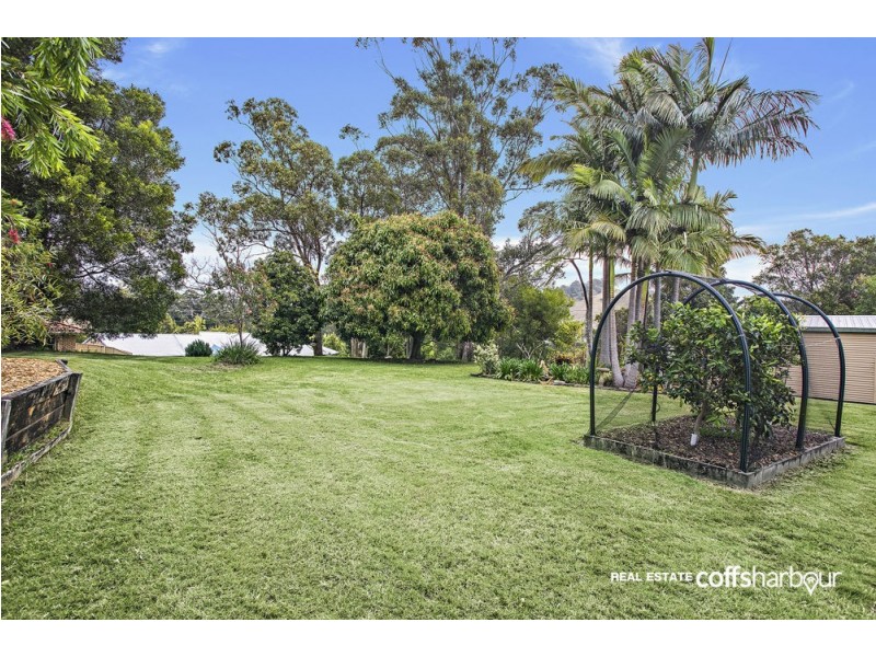 4 Sea Breeze Place, Boambee East NSW 2452