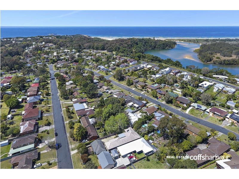 14 Gillibri Crescent, Sawtell NSW 2452