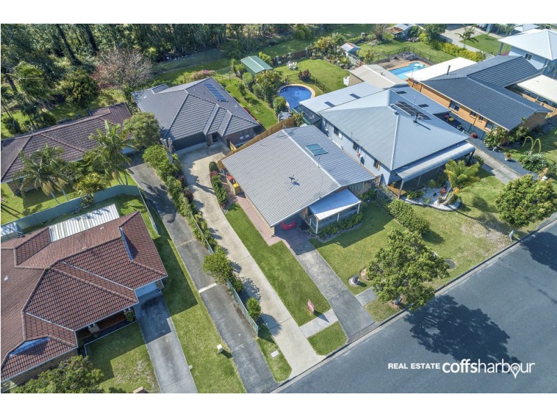 17 Sixteenth Avenue, Sawtell NSW 2452