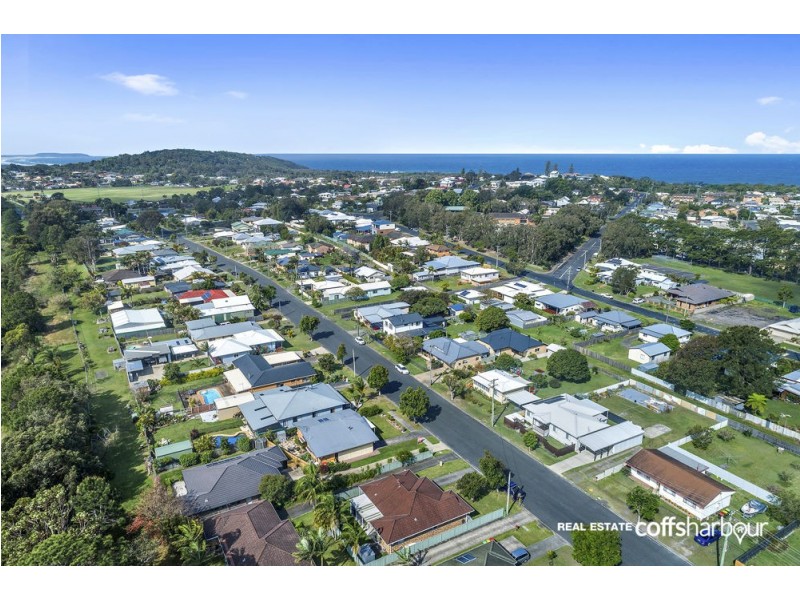 17A Sixteenth Avenue, Sawtell NSW 2452