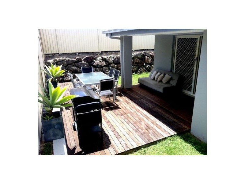 59 Tee Trees Bvd, Arundel QLD 4214