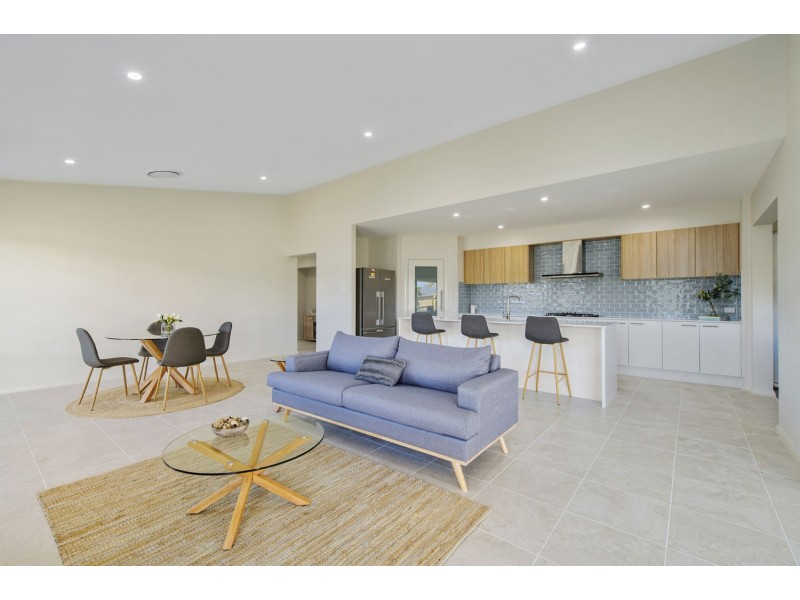 79 South Atlantic Drive, Lake Cathie NSW 2445