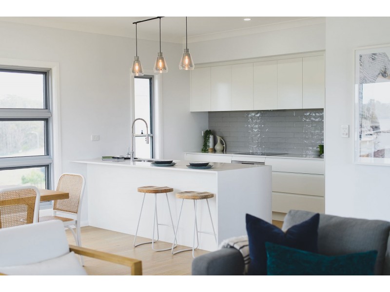 1 Sandy Shores, Lake Cathie NSW 2445